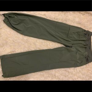 Beyond Yoga Band Scrub Bottom